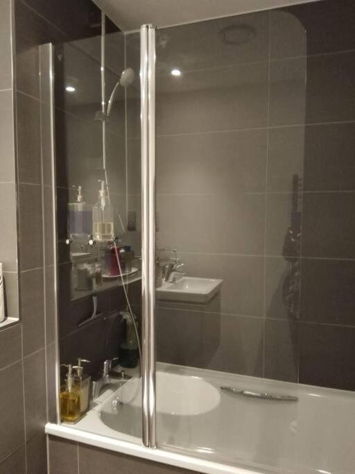 Whole Apartment 5 Mins To East Croydon & Concierge London Exterior photo