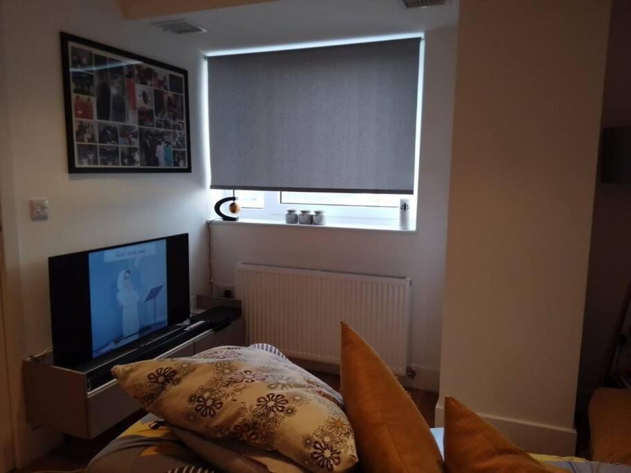 Whole Apartment 5 Mins To East Croydon & Concierge London Exterior photo
